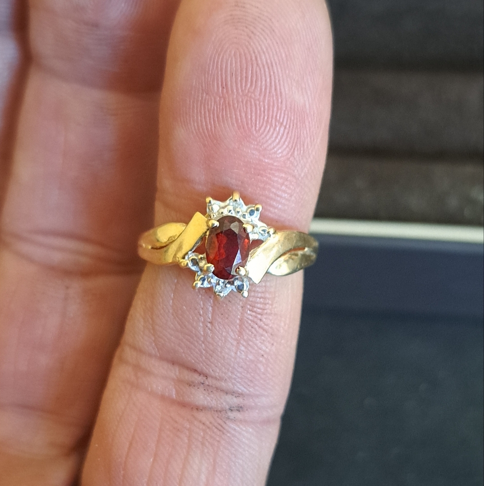**SOLD**Vintage 10k Solid Yellow Gold Garnet and Diamond Ring